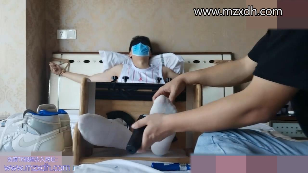 MZB1713-超难控制的体育生大帅哥ee！（足枷固定篇）